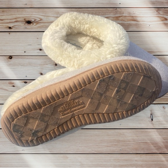 Dearfoams Women Slippers - Picture 2 of 3